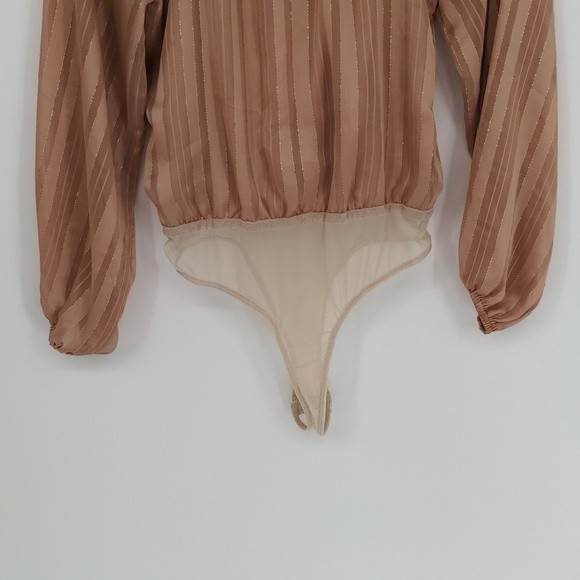 Lush Women's Bodysuit‎ Size Small Rose Gold Long Sleeve Ruffle Faux Wrap V Neck - Picture 15 of 16